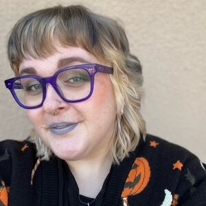 Meet your Posher, Caitie